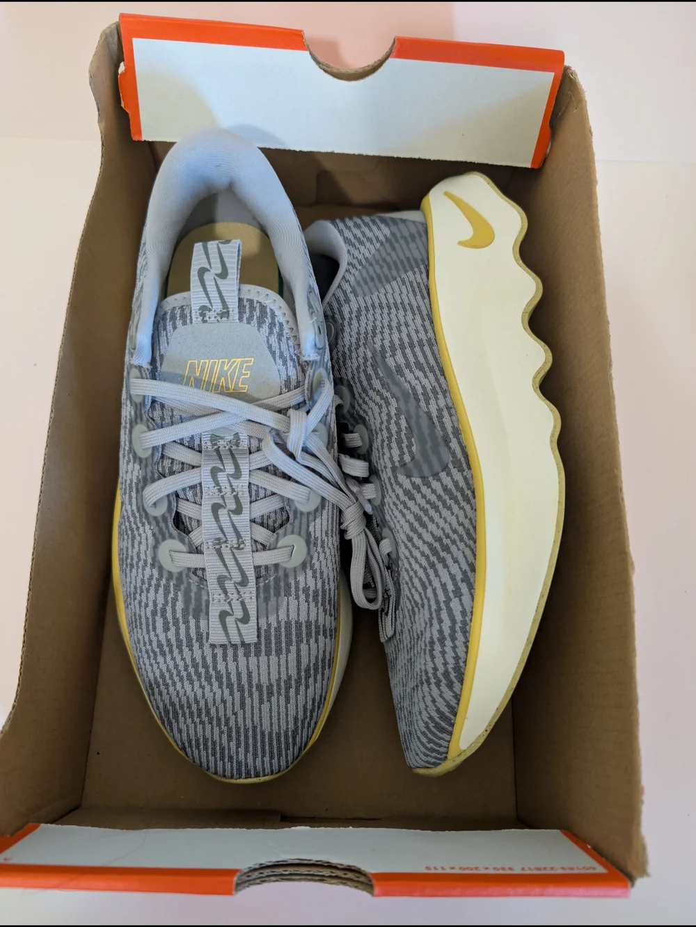 Nike Motiva LT smoke Grey UNISEX  Size Mens 7.5 Womens 9 BOX No Lid DV1237 005